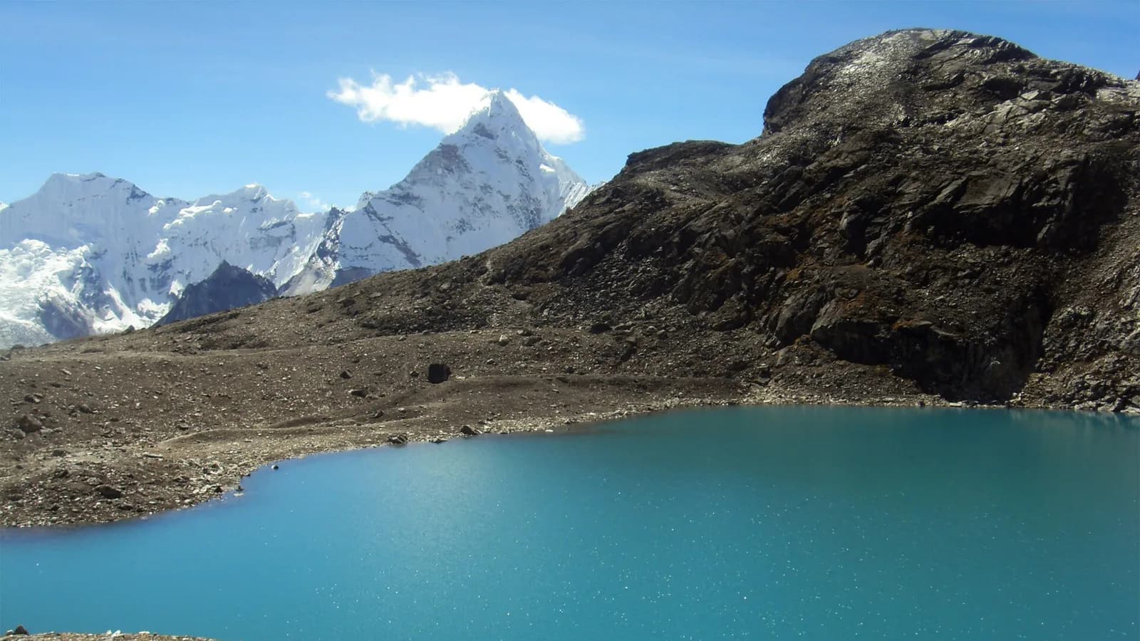 High Himalayan wilderness on the Everest Three Passes trek in the Khumbu region